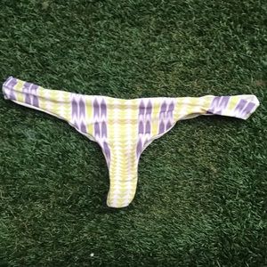 acacia bottoms